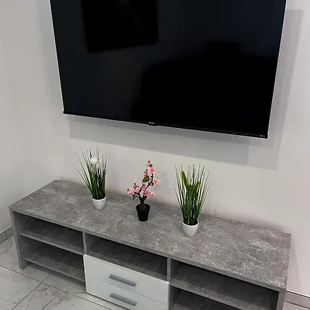 Mandy Apartment *